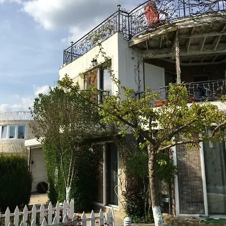With Private Pool *